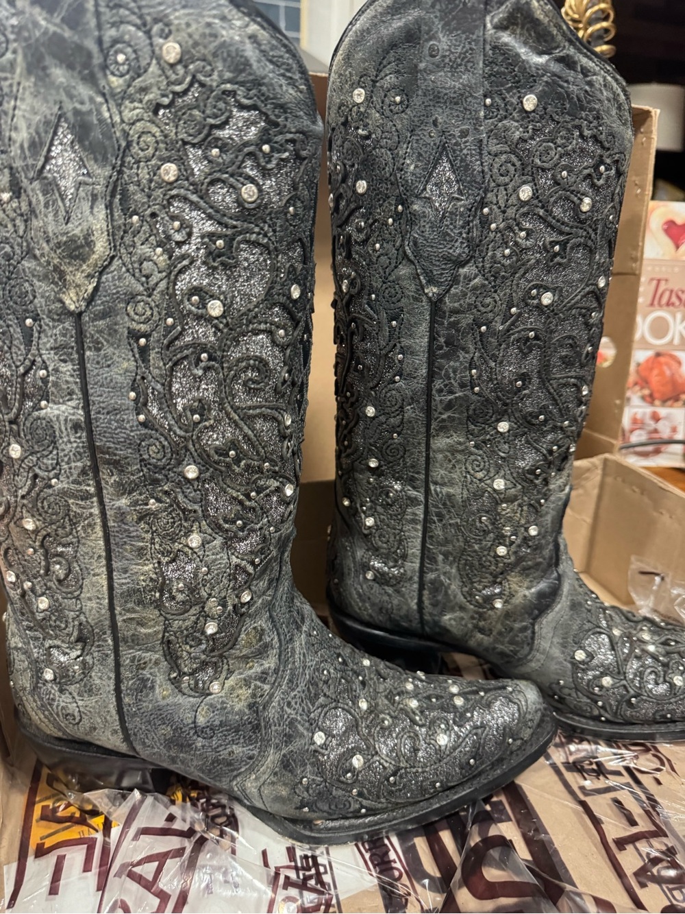 Corral Women’s Embroidered Western Boots - Black